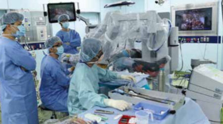岡山大学病院は、ロボット手術やIVR治療にも、いちはやく対応